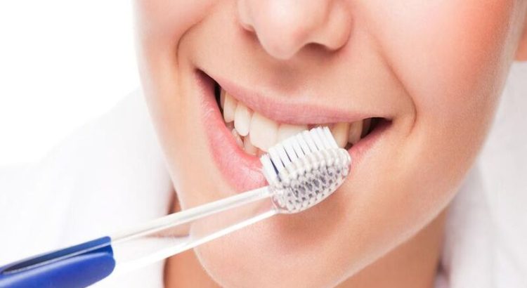 Hukum Sikat Gigi Saat Puasa Menurut Islam dan Medis