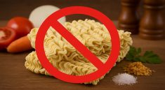 5 Bahaya Makan Mi Instan Mentah yang Perlu Kamu Waspadai