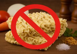 5 Bahaya Makan Mi Instan Mentah yang Perlu Kamu Waspadai